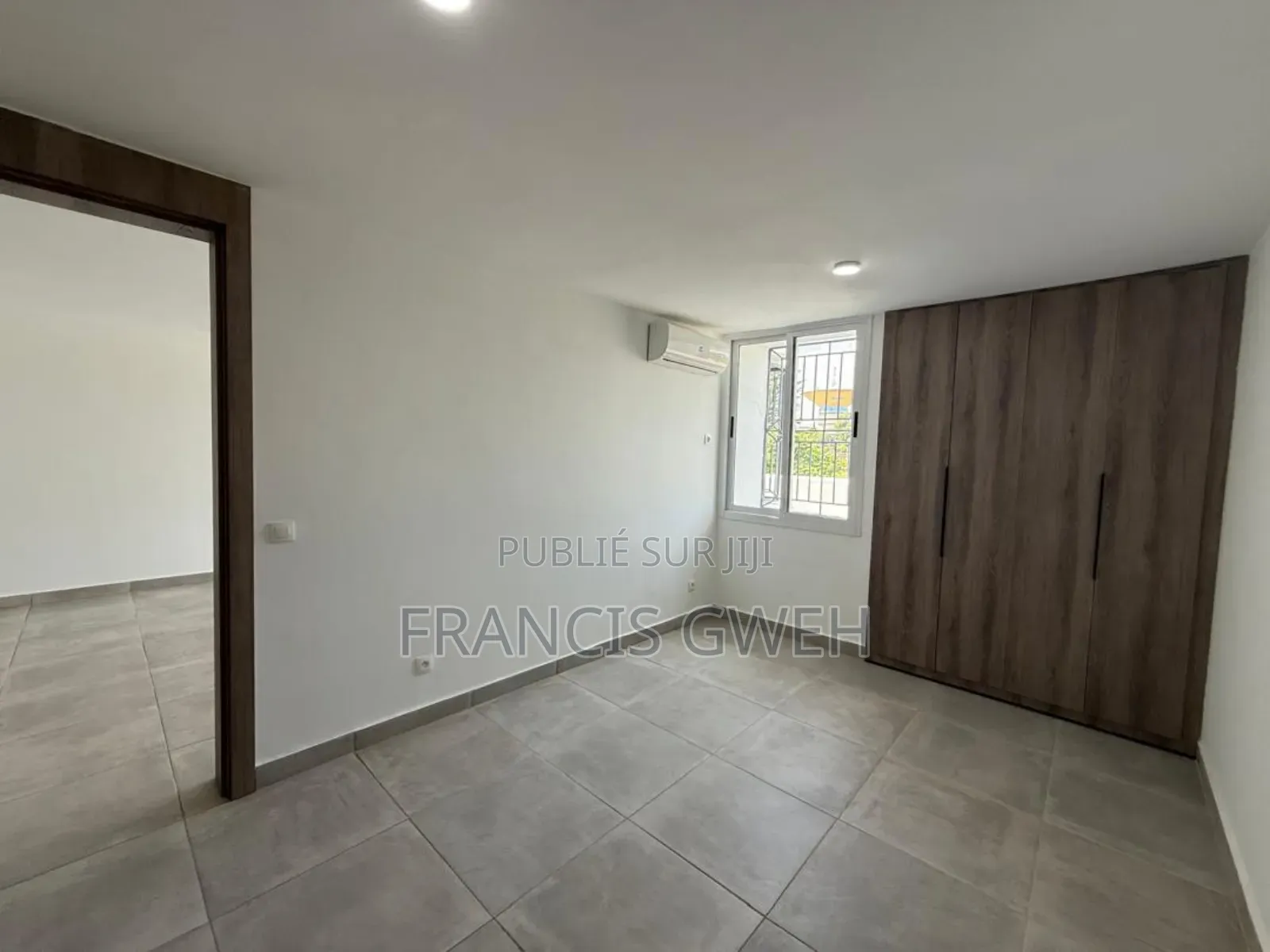 3chbre Appartement dans Francis Gweh, Cocody à Louer