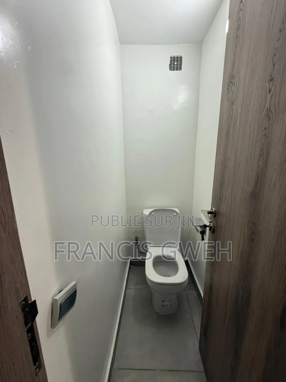 3chbre Appartement dans Francis Gweh, Cocody à Louer