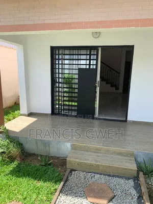 4chbre Duplex dans Francis Gweh, Cocody à Louer