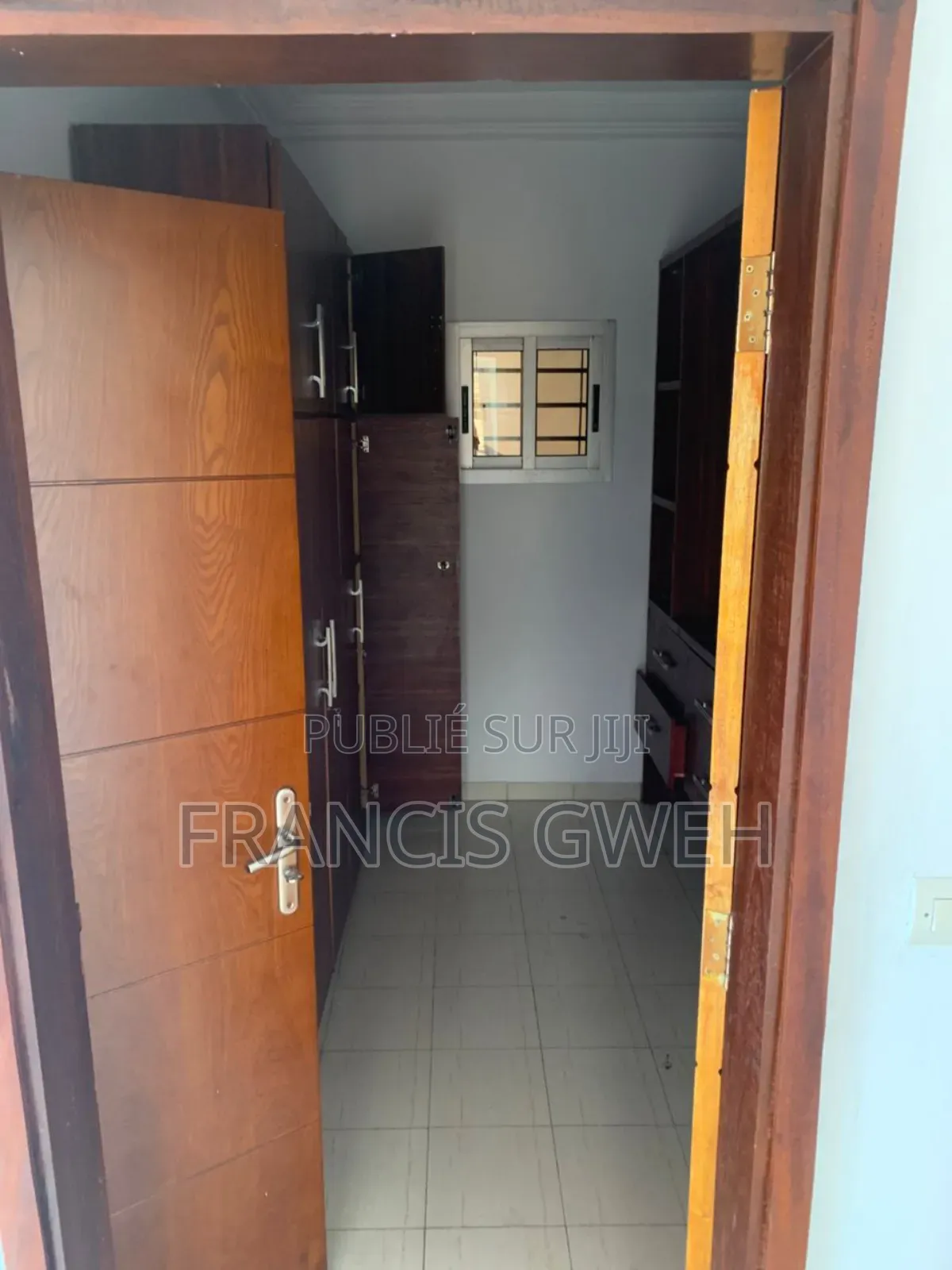 4chbre Duplex dans Francis Gweh, Cocody à Louer