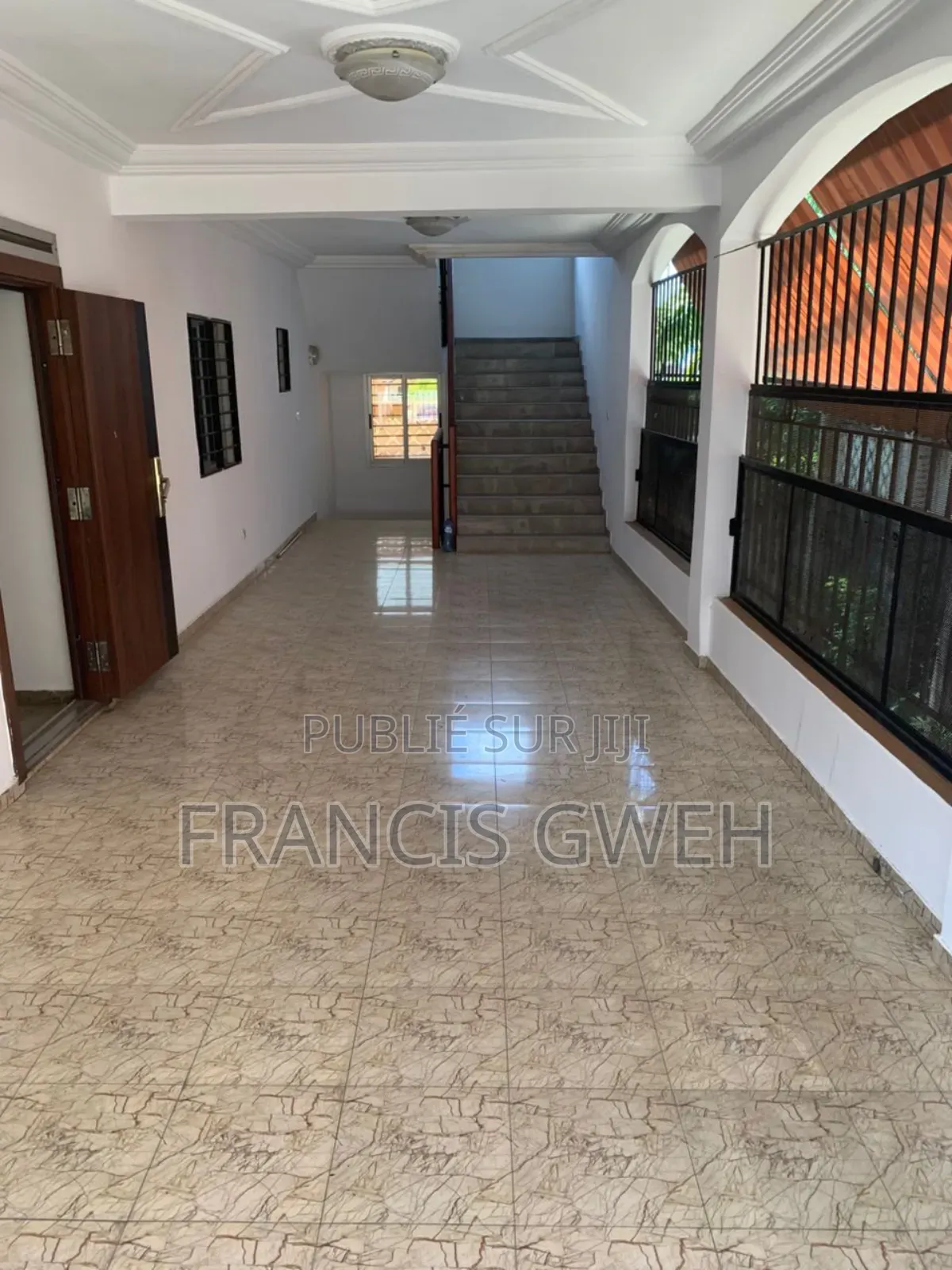 4chbre Duplex dans Francis Gweh, Cocody à Louer