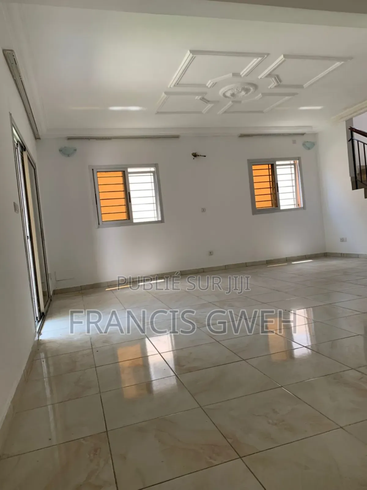 4chbre Duplex dans Francis Gweh, Cocody à Louer