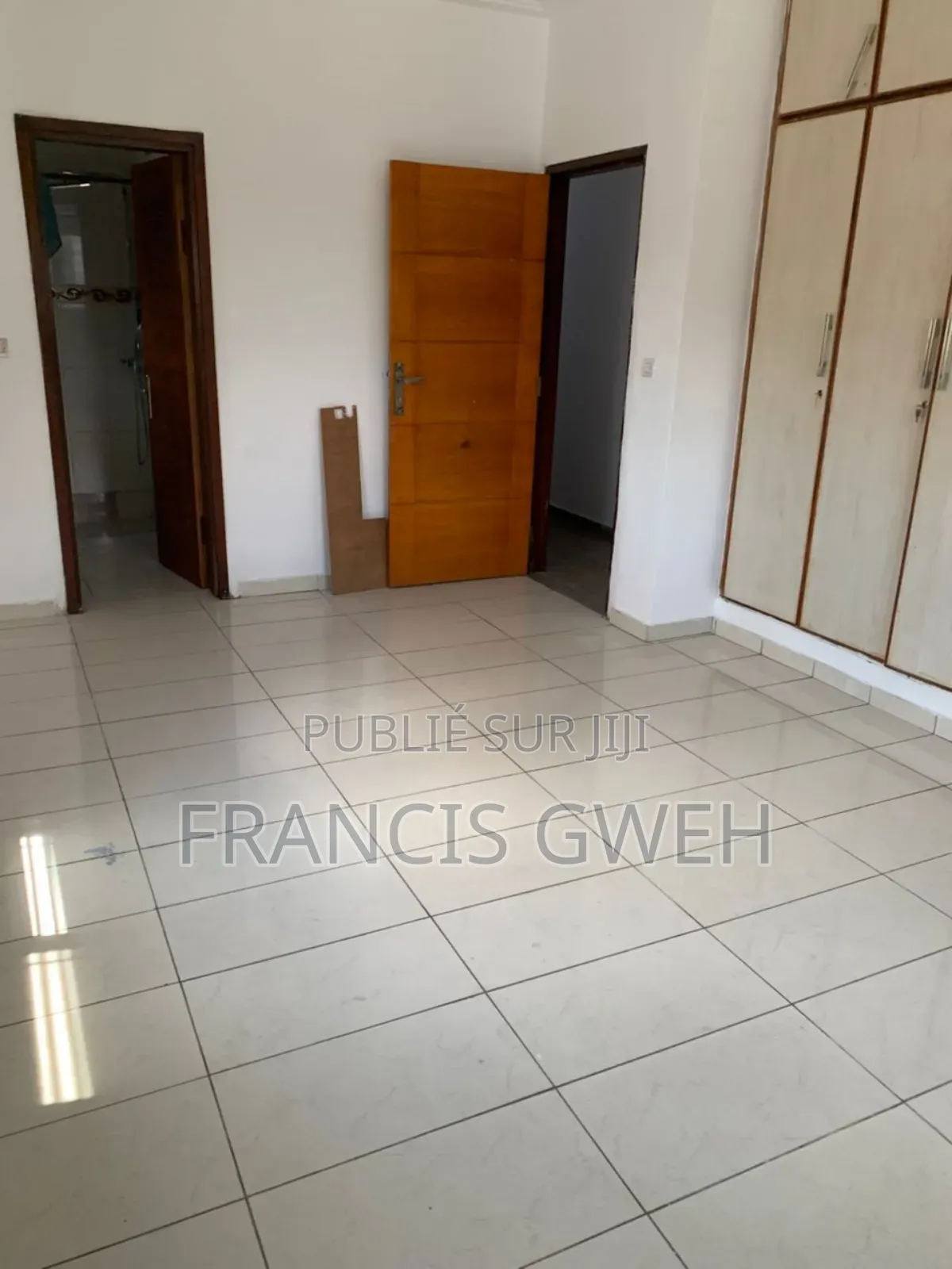 4chbre Duplex dans Francis Gweh, Cocody à Louer