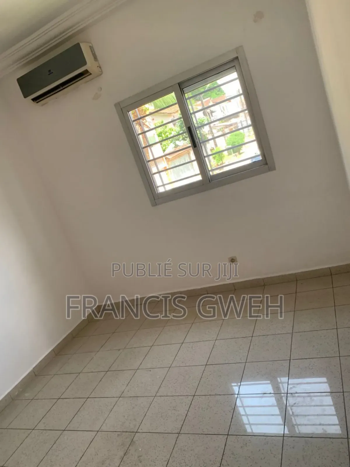 4chbre Duplex dans Francis Gweh, Cocody à Louer