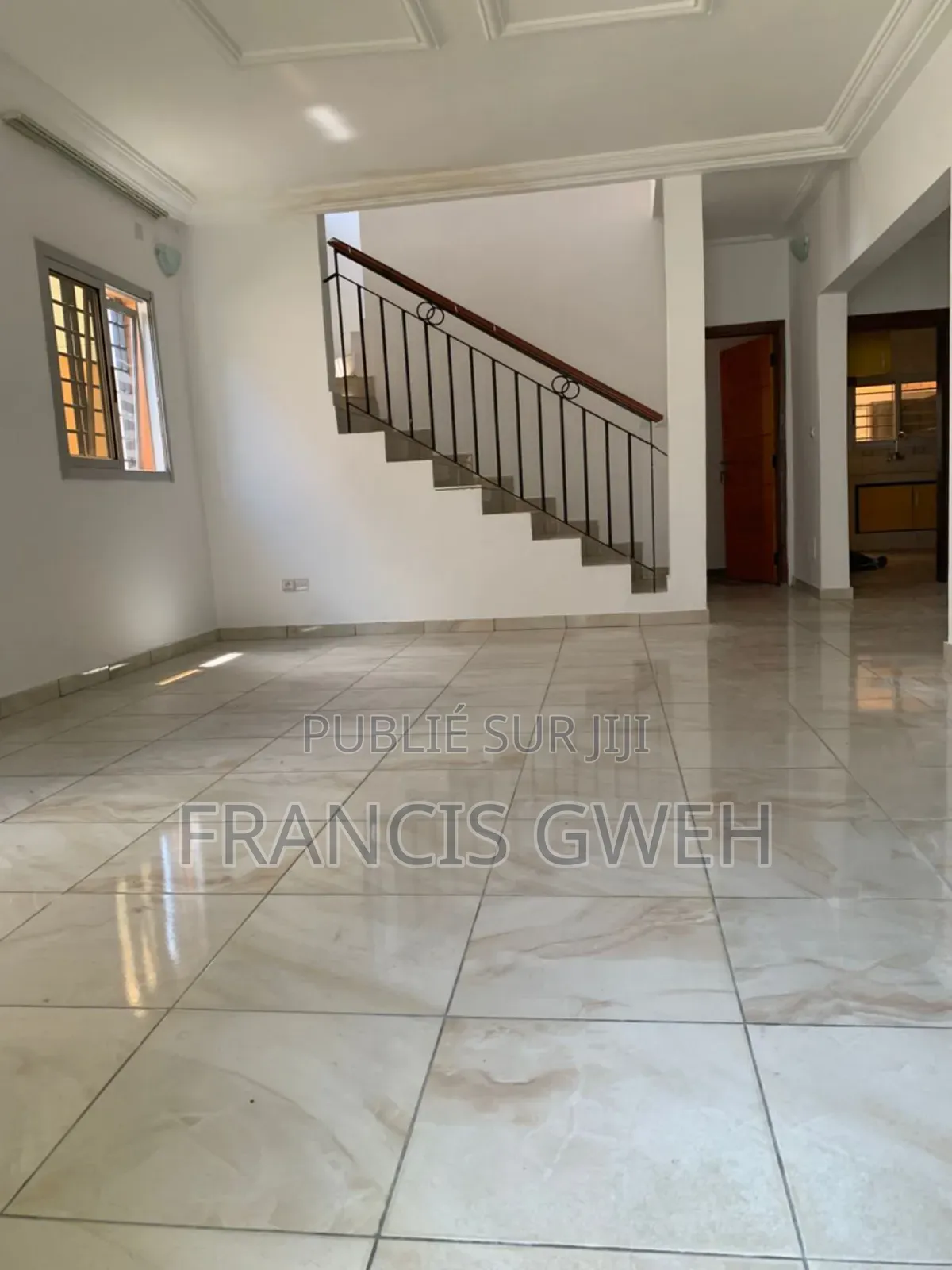 4chbre Duplex dans Francis Gweh, Cocody à Louer