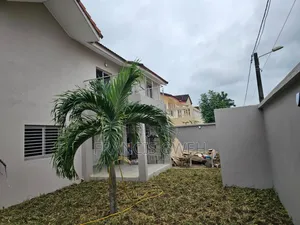 3chbre Duplex dans Francis Gweh, Cocody à Louer
