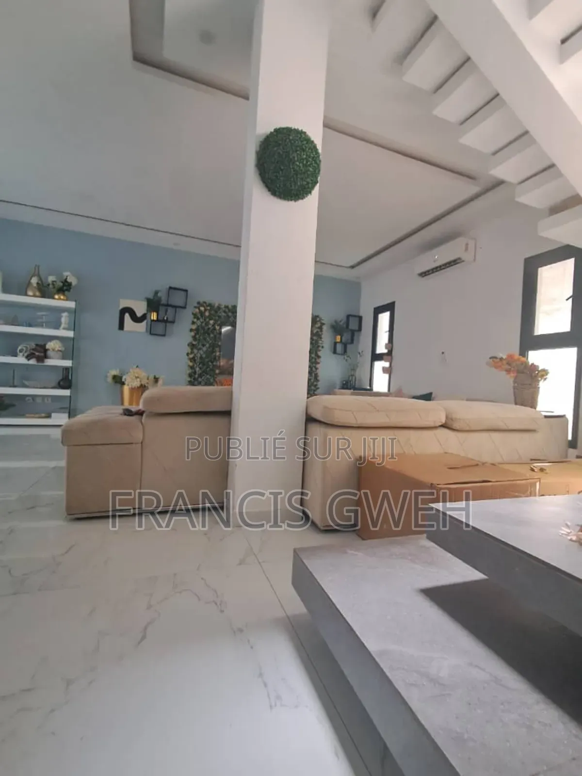 4chbre Duplex dans Francis Gweh, Cocody à Louer