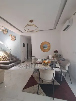 4chbre Duplex dans Francis Gweh, Cocody à Louer