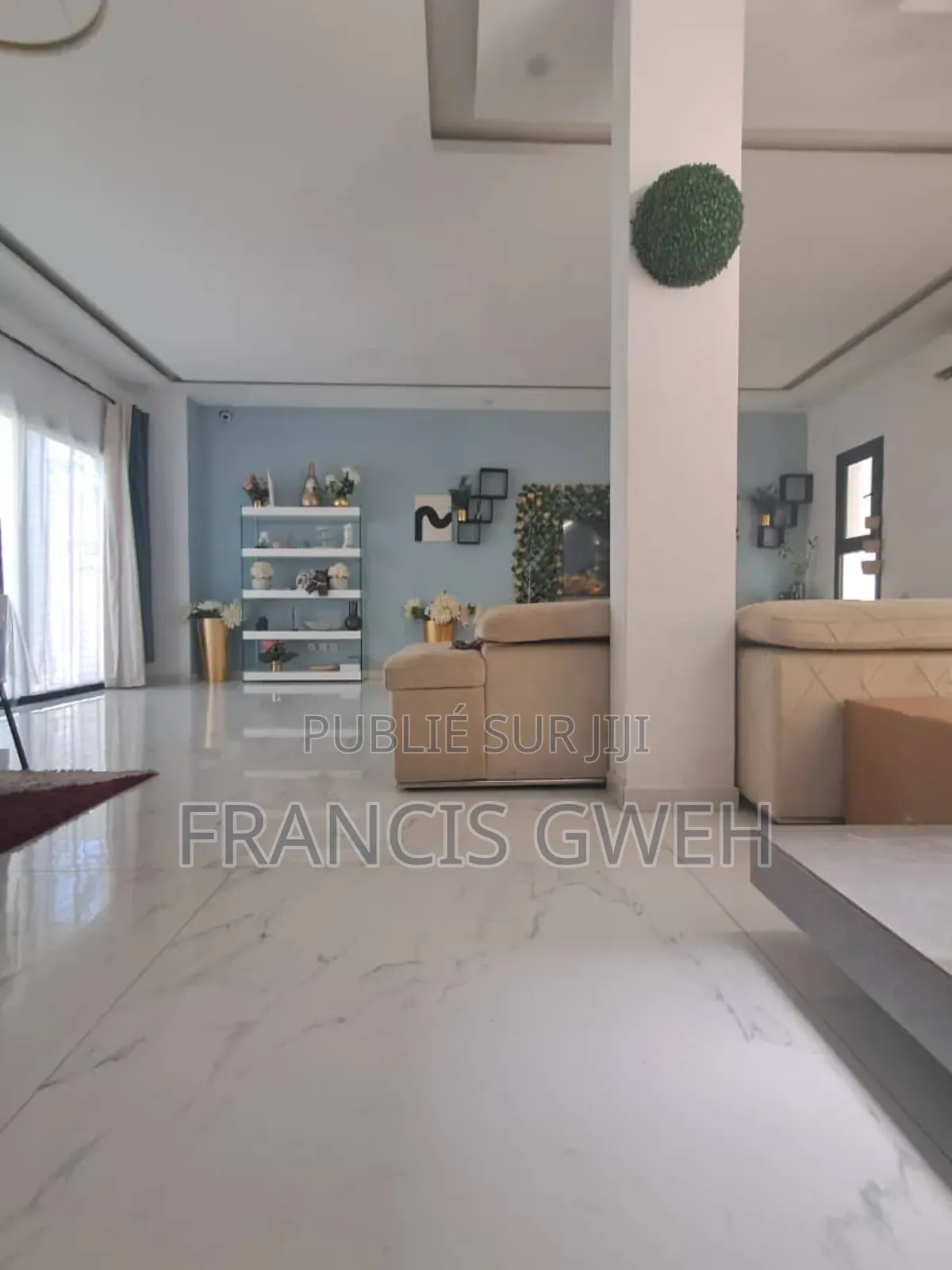 4chbre Duplex dans Francis Gweh, Cocody à Louer
