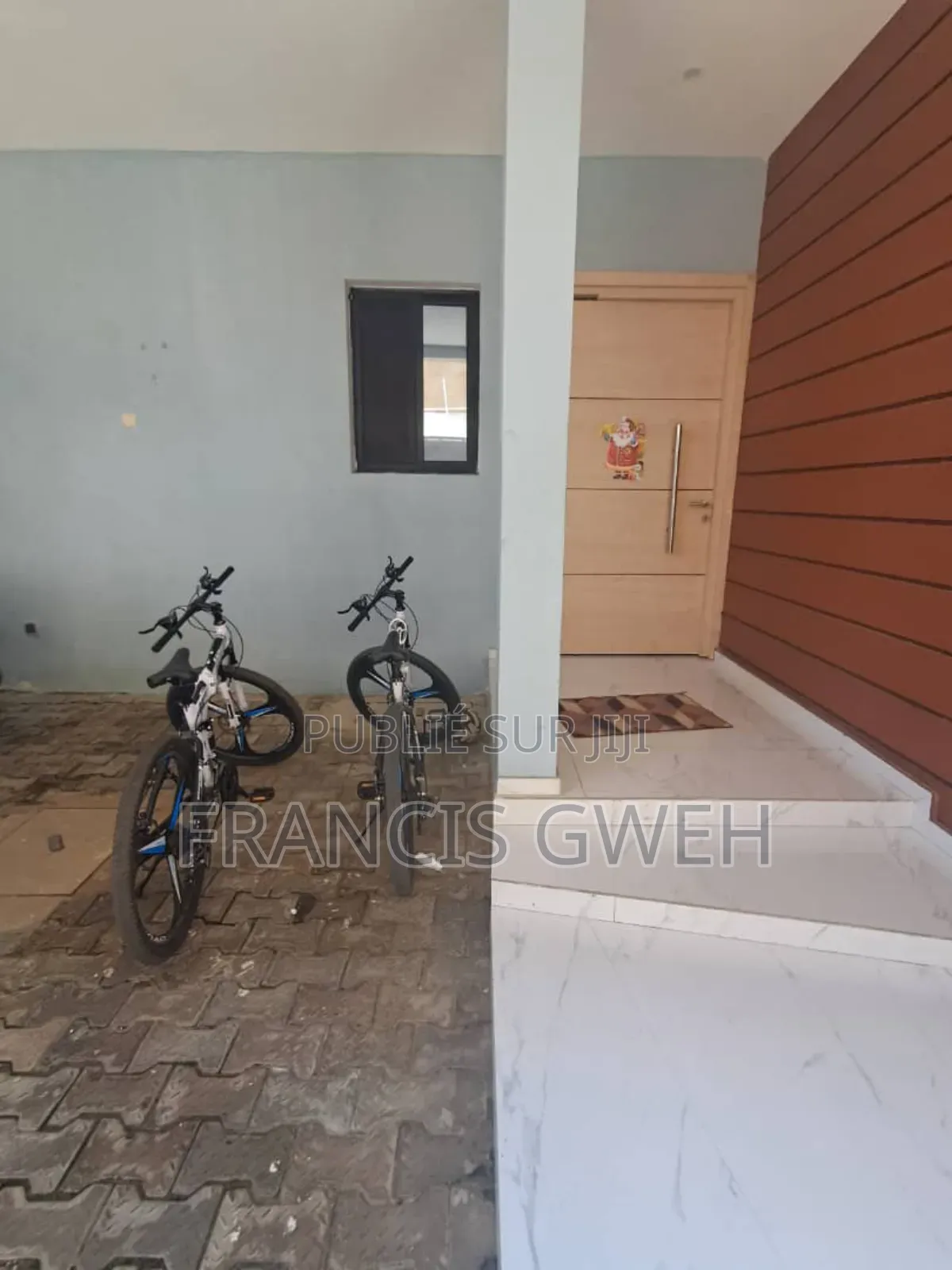4chbre Duplex dans Francis Gweh, Cocody à Louer