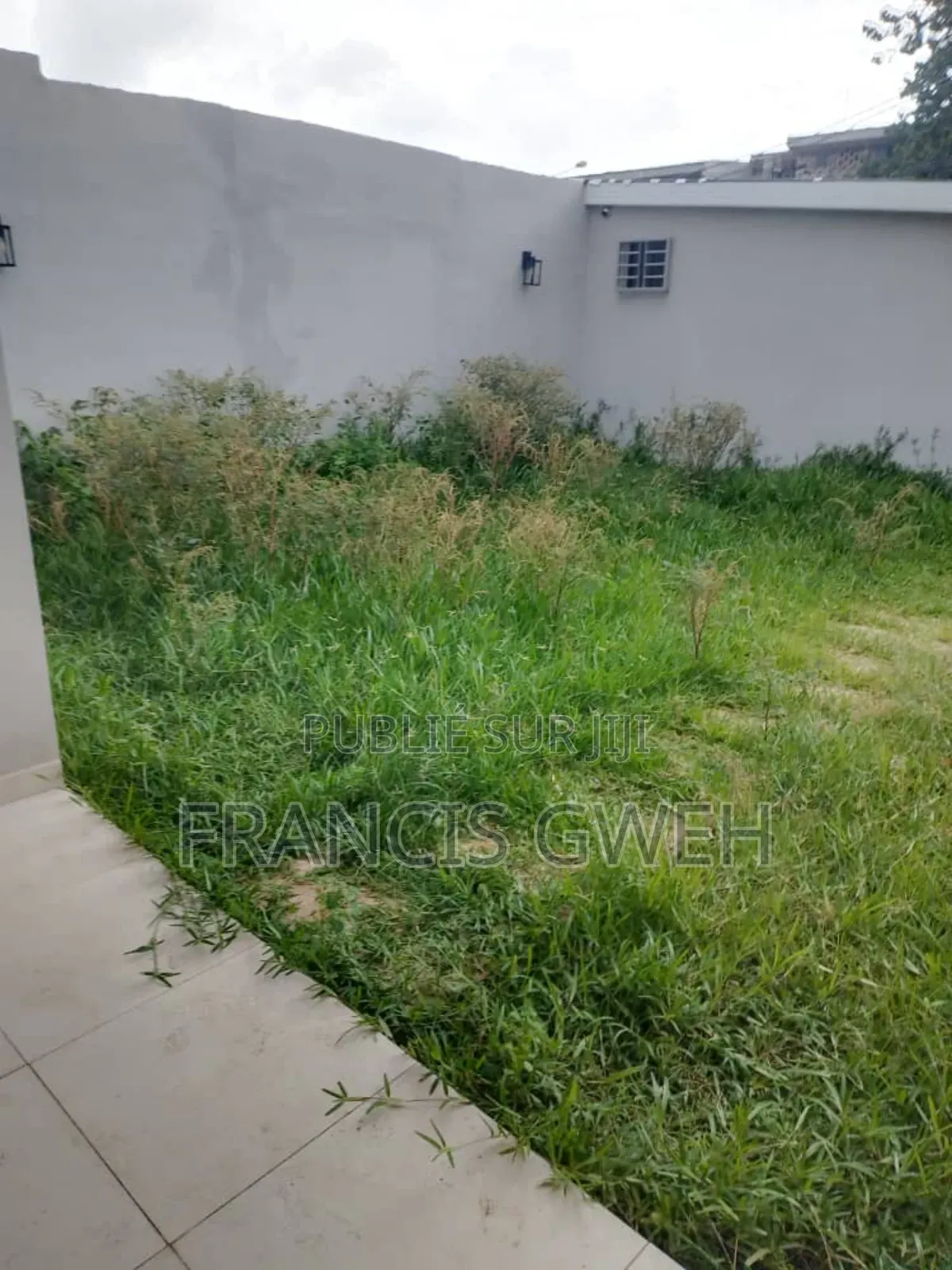 4chbre Villa dans Francis Gweh, Cocody à Louer