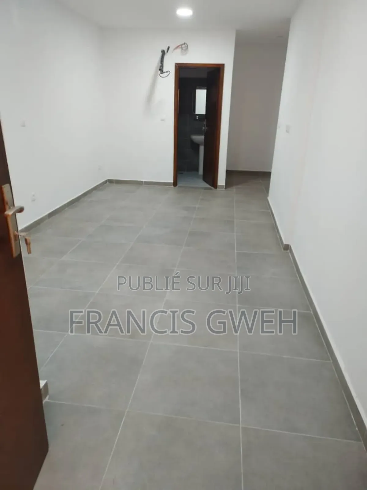 4chbre Villa dans Francis Gweh, Cocody à Louer