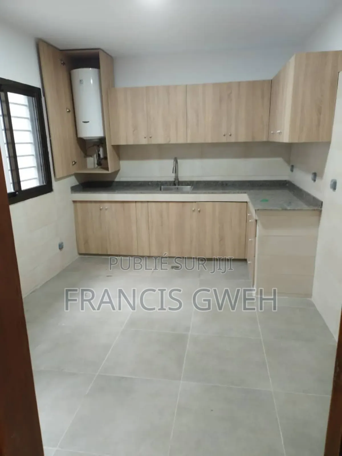 4chbre Villa dans Francis Gweh, Cocody à Louer