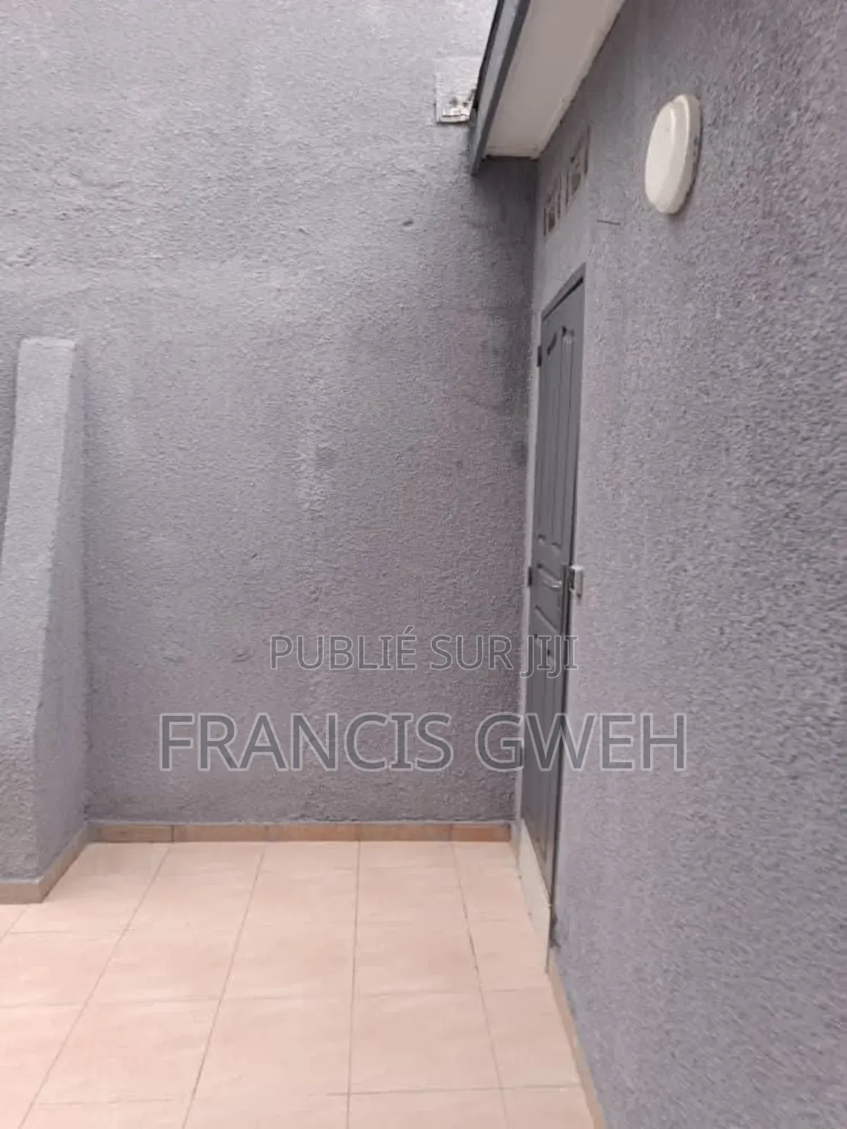 3chbre Villa dans Francis Gweh, Cocody à Louer