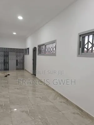 3chbre Villa dans Francis Gweh, Cocody à Louer