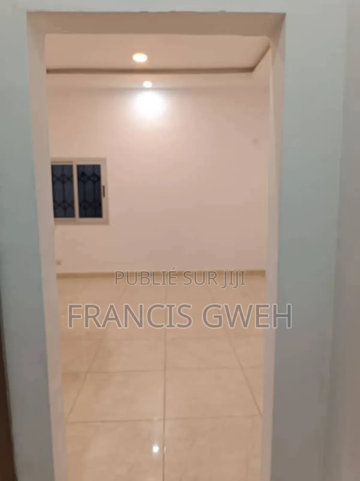3chbre Villa dans Francis Gweh, Cocody à Louer