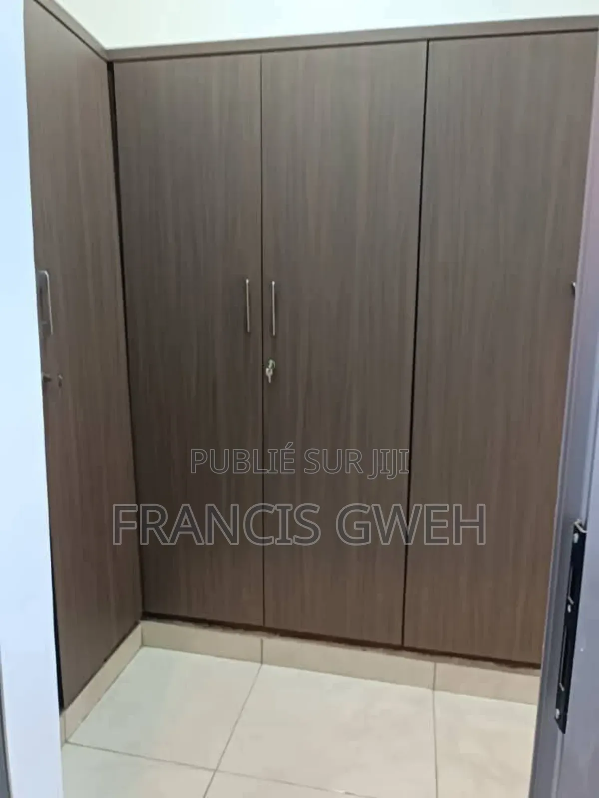 3chbre Villa dans Francis Gweh, Cocody à Louer