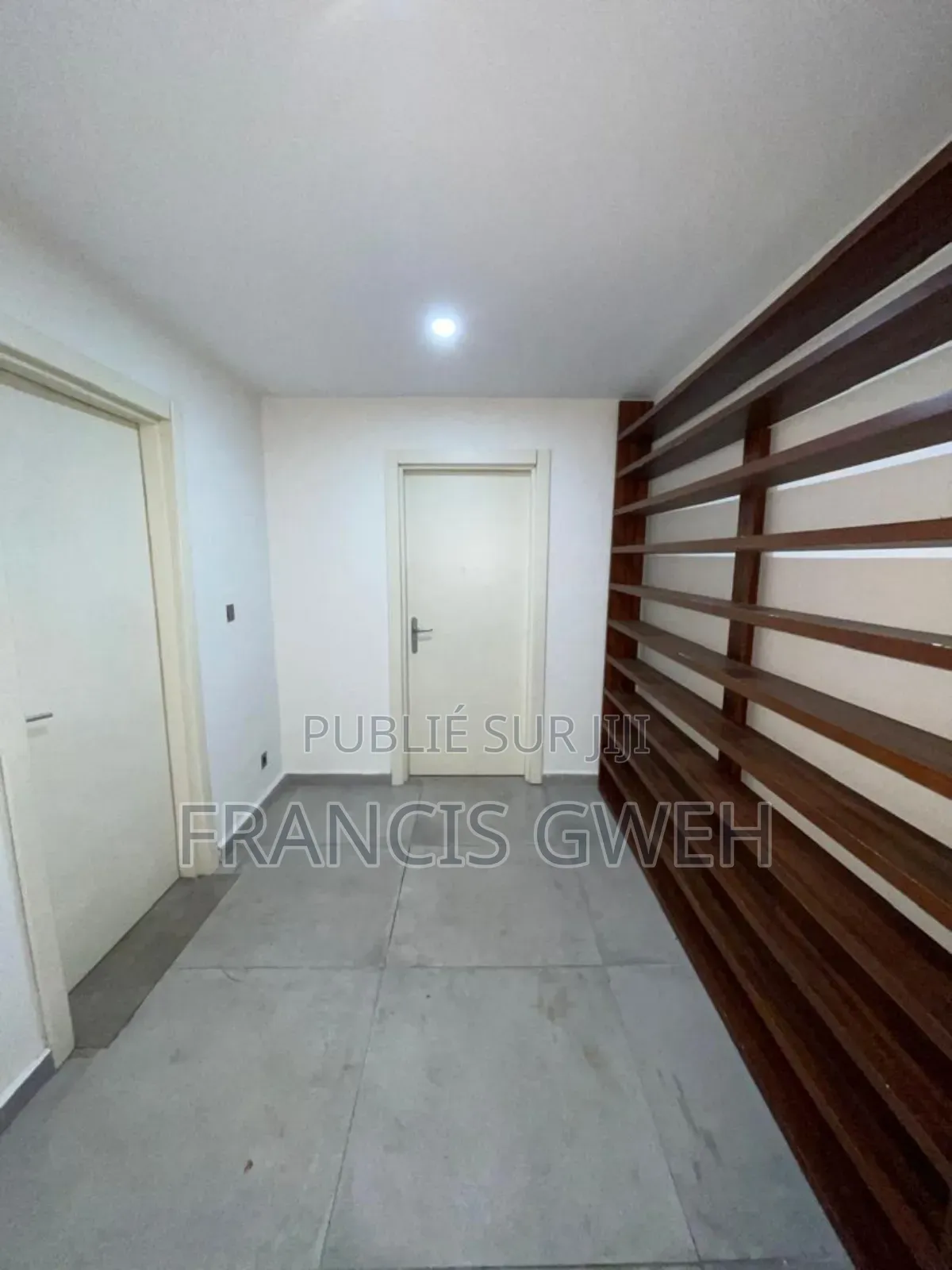 2chbre Appartement dans Francis Gweh, Cocody à Louer