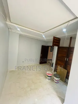 5chbre Duplex dans Francis Gweh, Cocody à Louer