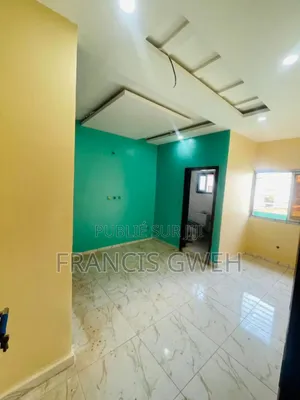 5chbre Duplex dans Francis Gweh, Cocody à Louer