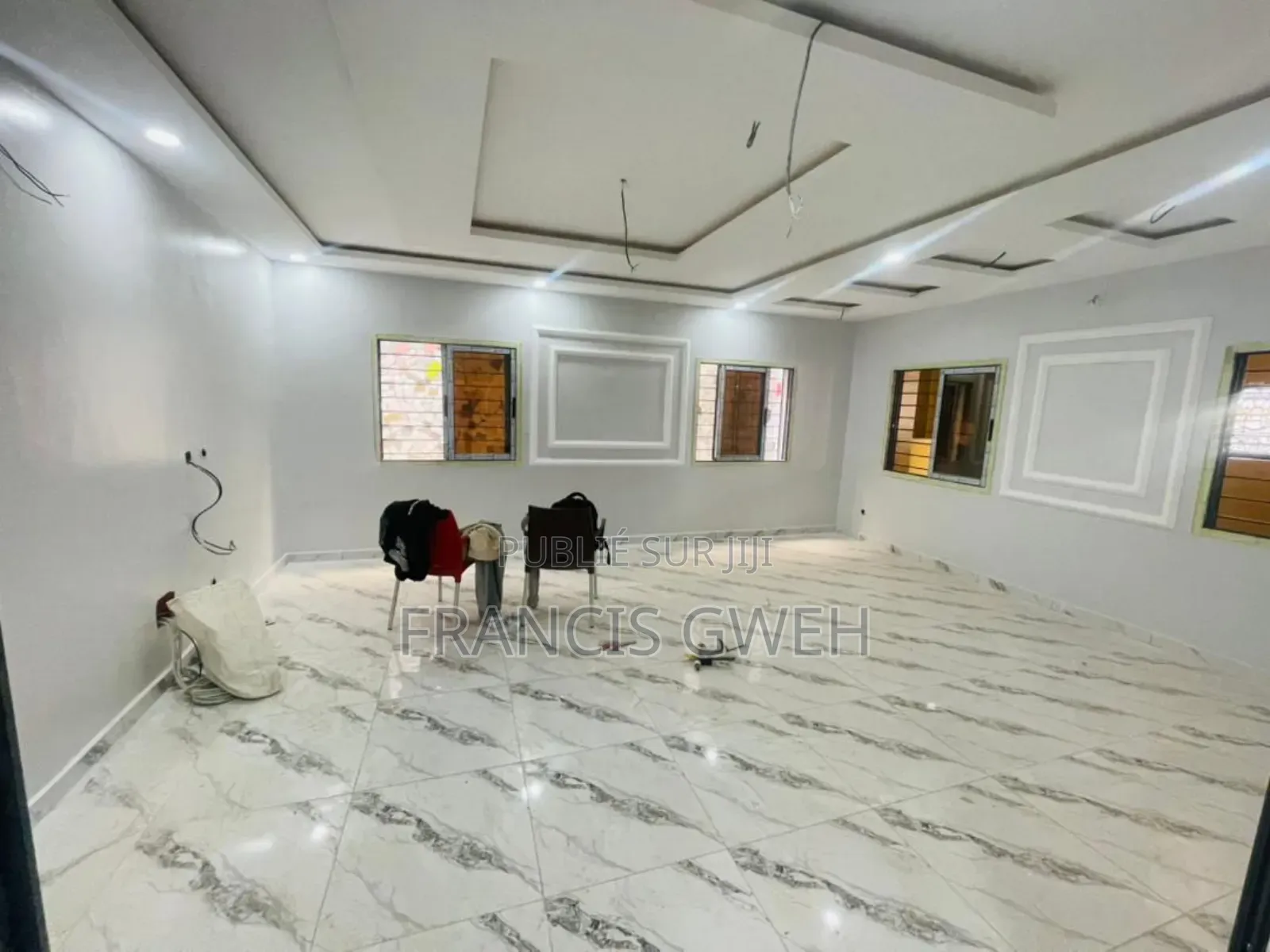5chbre Duplex dans Francis Gweh, Cocody à Louer