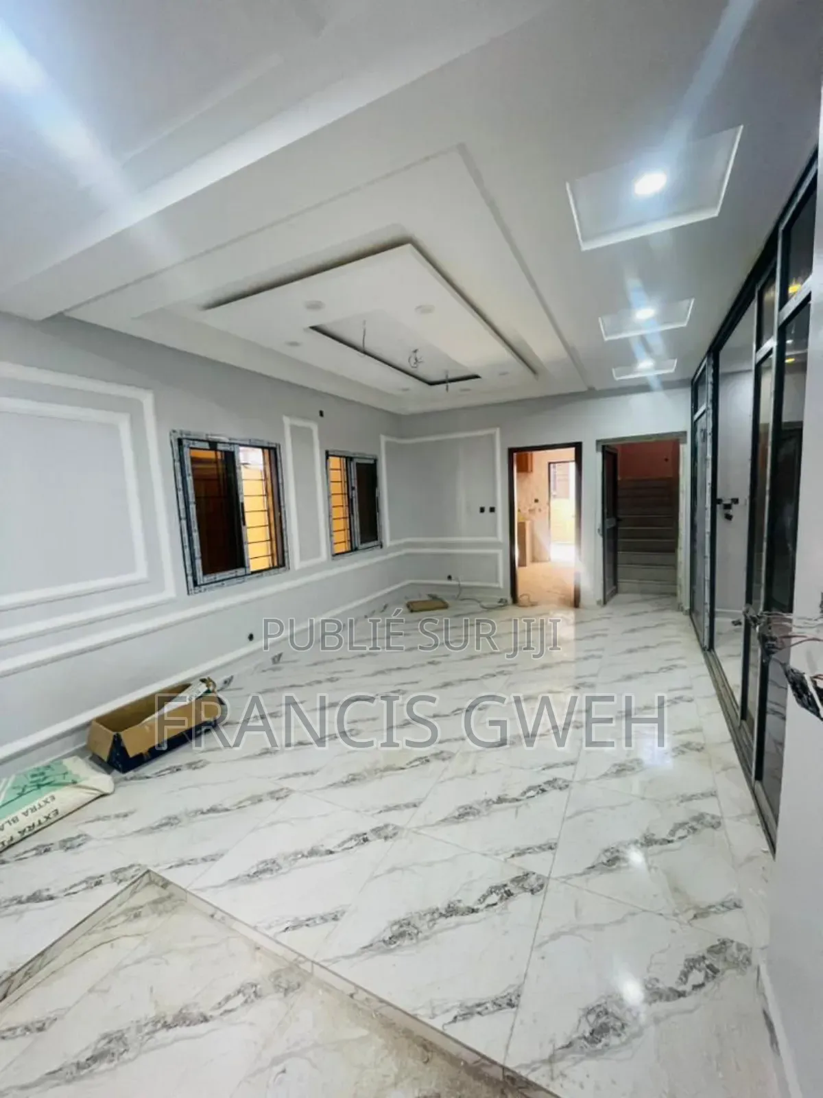 5chbre Duplex dans Francis Gweh, Cocody à Louer
