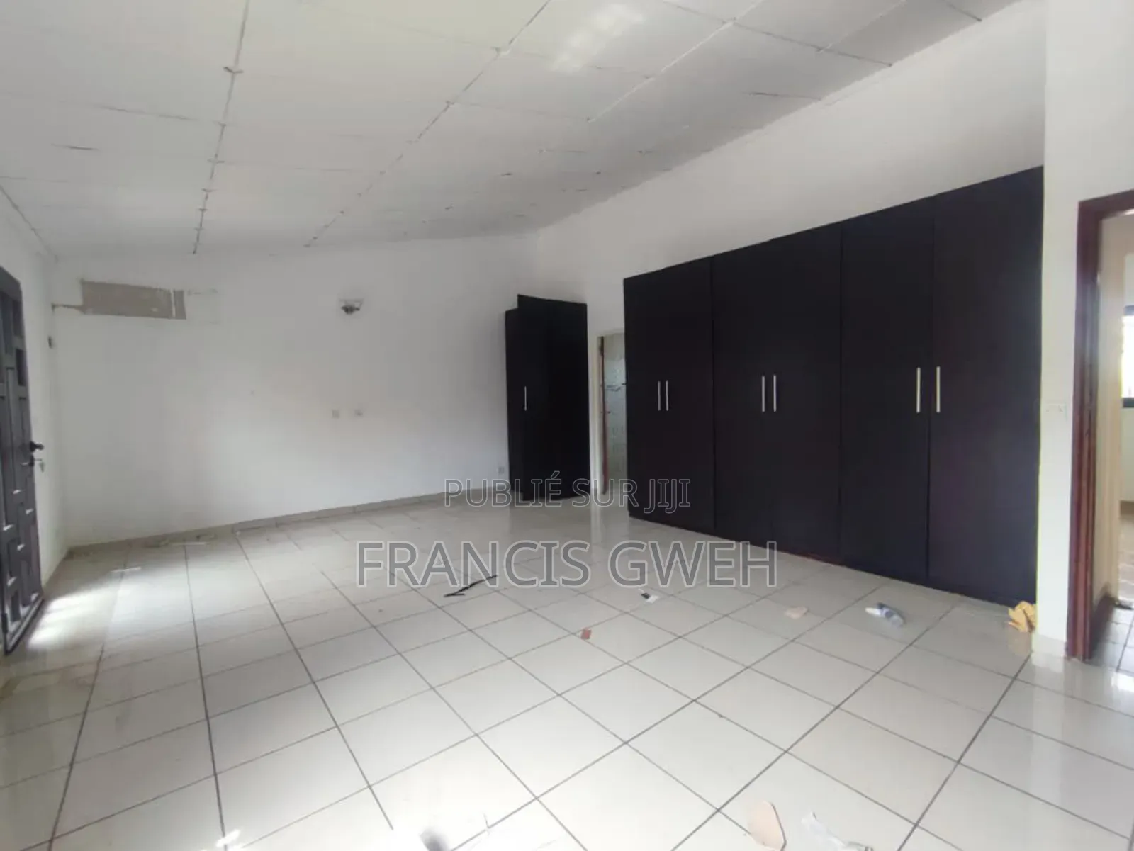 4chbre Duplex dans Francis Gweh, Cocody à Louer