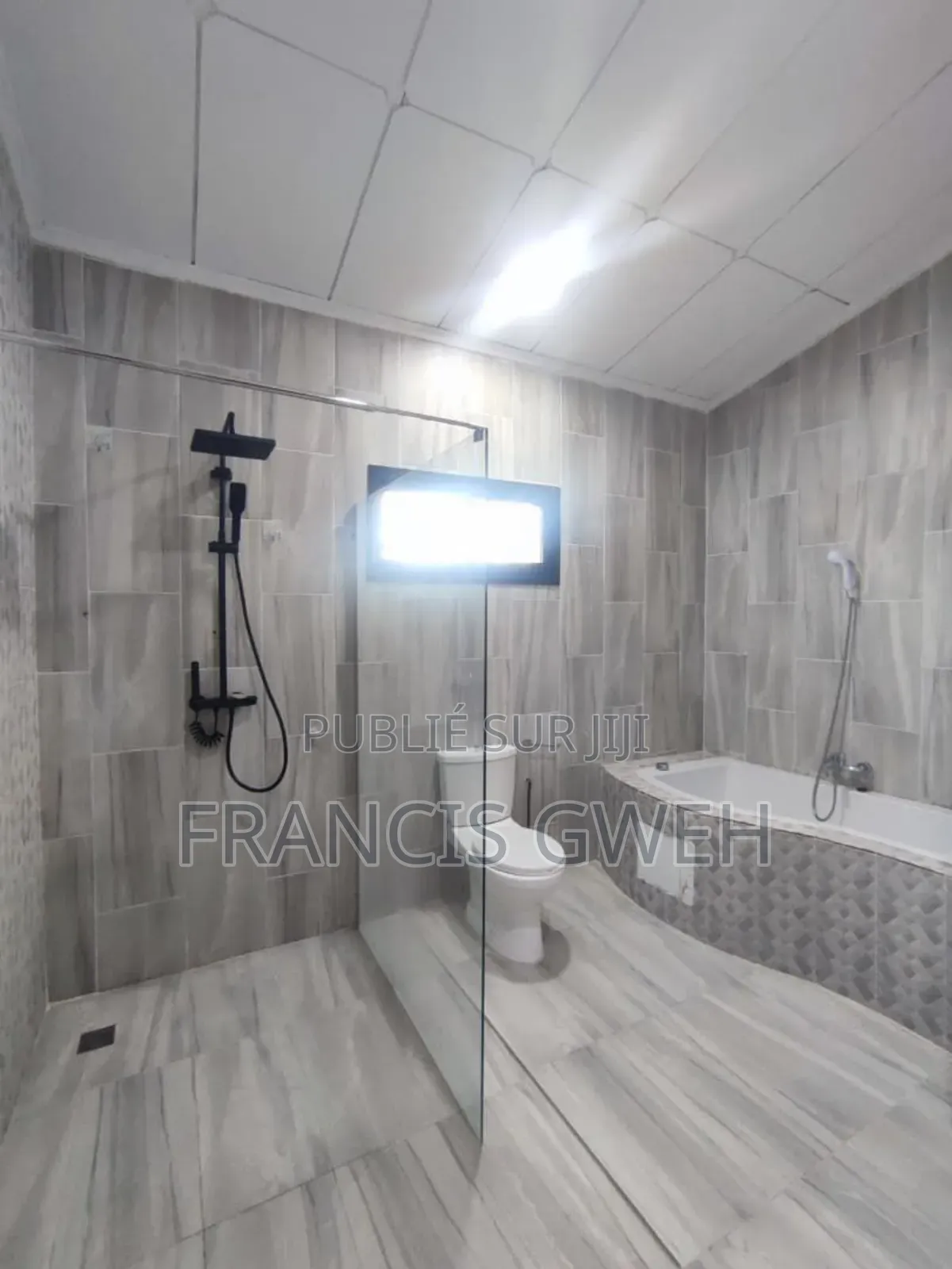 4chbre Duplex dans Francis Gweh, Cocody à Louer