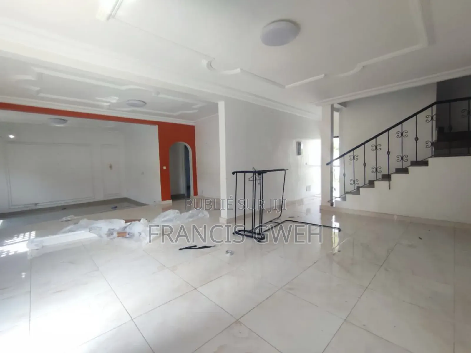 4chbre Duplex dans Francis Gweh, Cocody à Louer