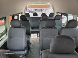 Nouveau Toyota HiAce 2025 Blanc