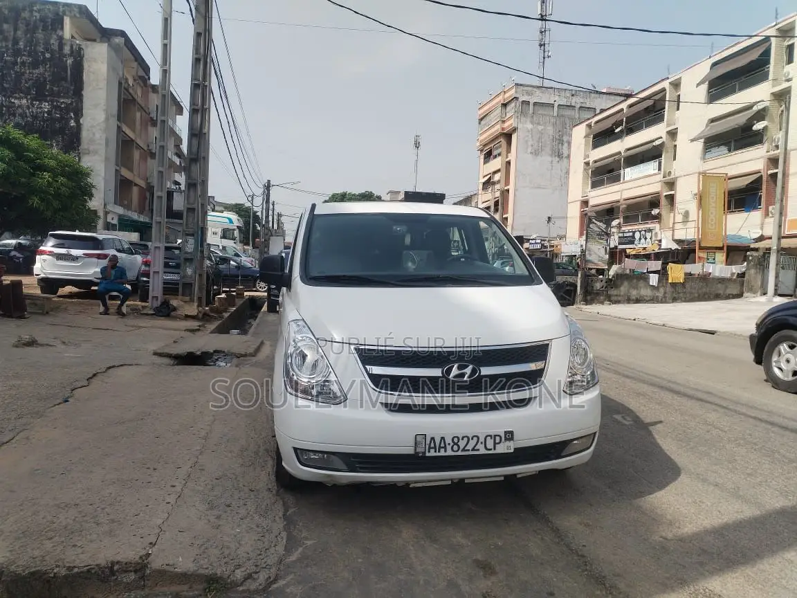 Hyundai H1 2017 Beige