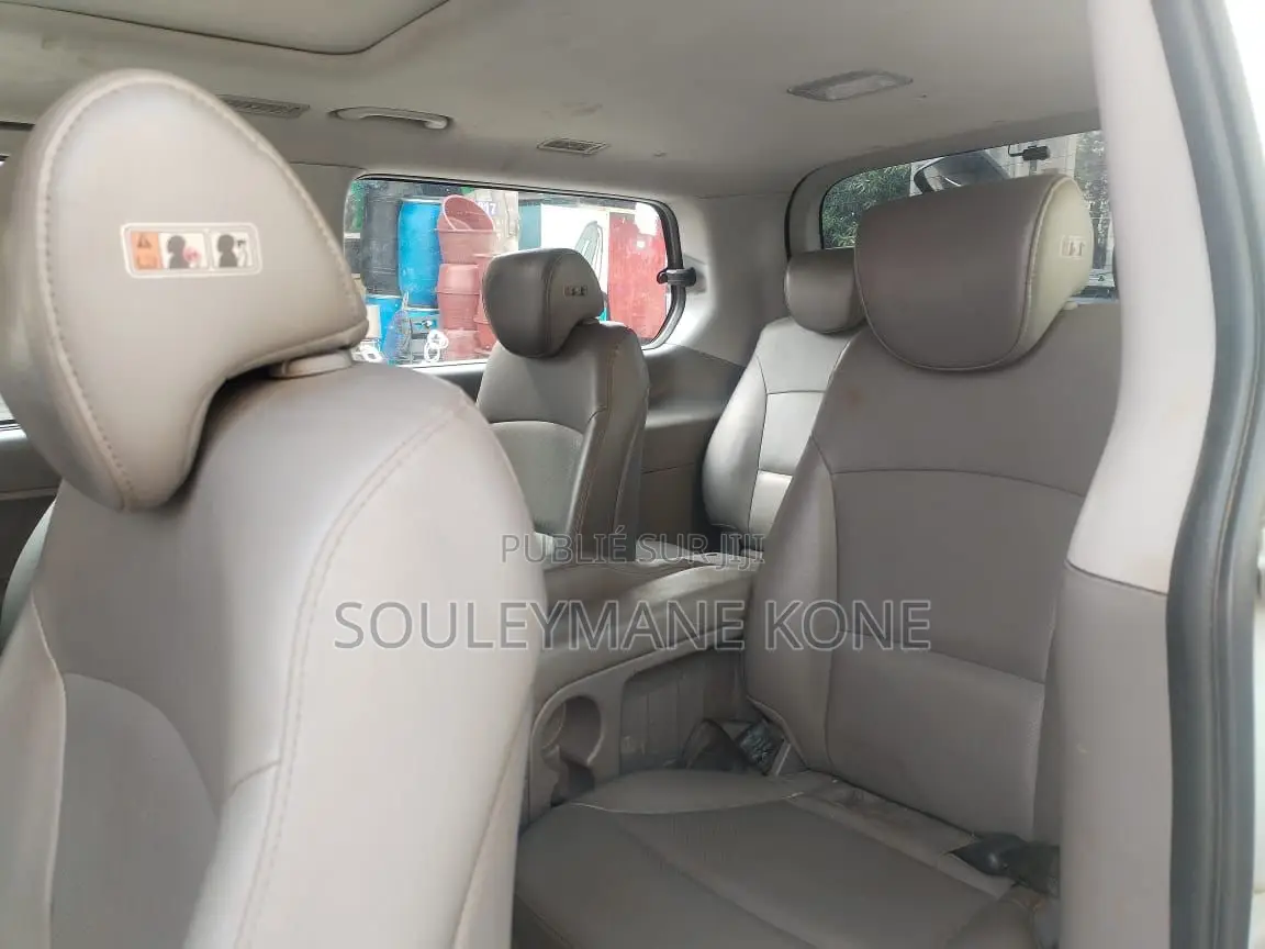 Hyundai H1 2017 Beige