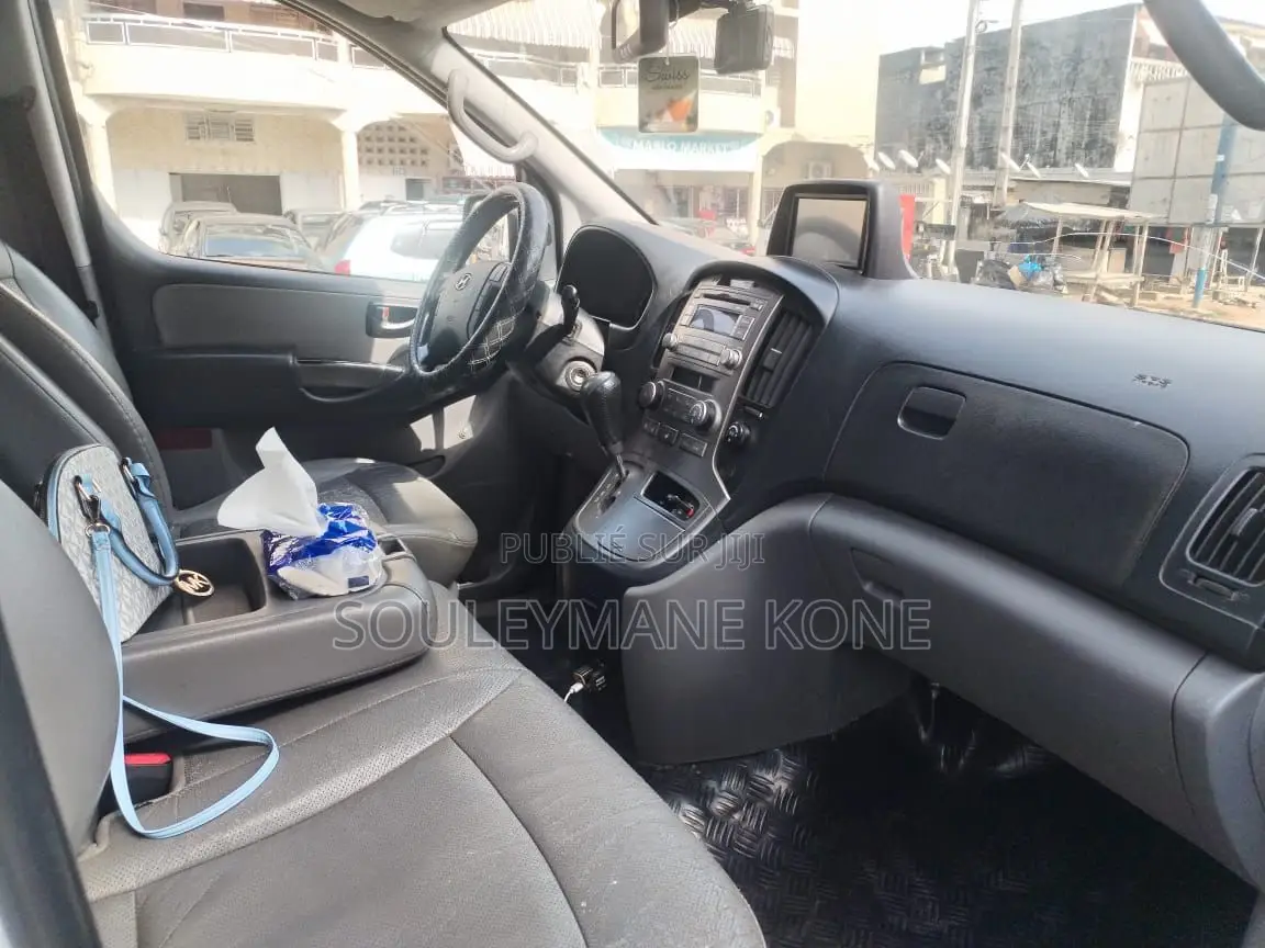 Hyundai H1 2017 Beige