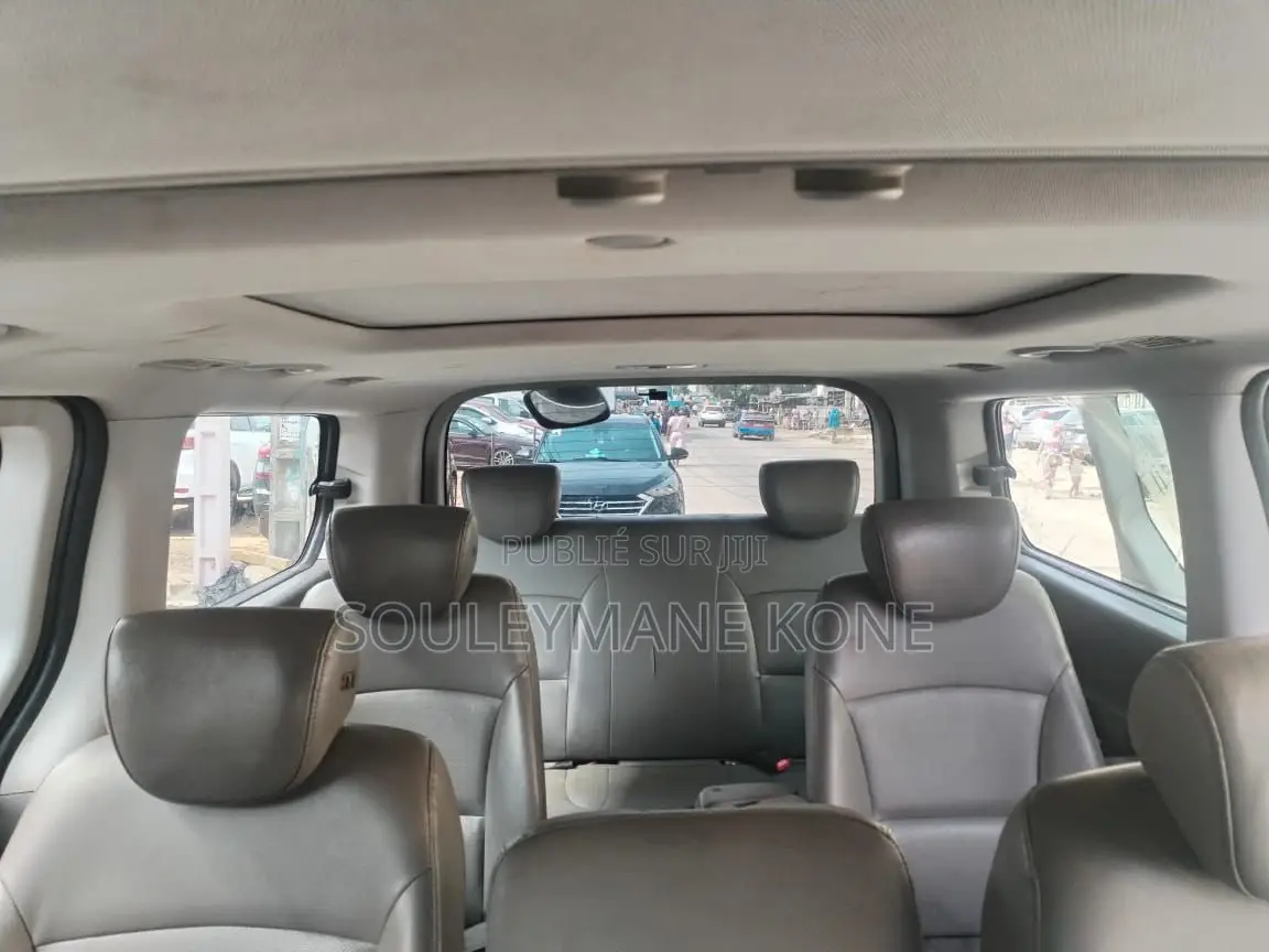 Hyundai H1 2017 Beige