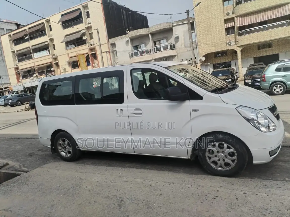 Hyundai H1 2017 Beige