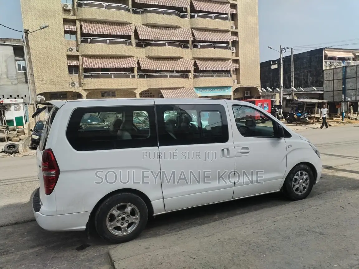 Hyundai H1 2017 Beige