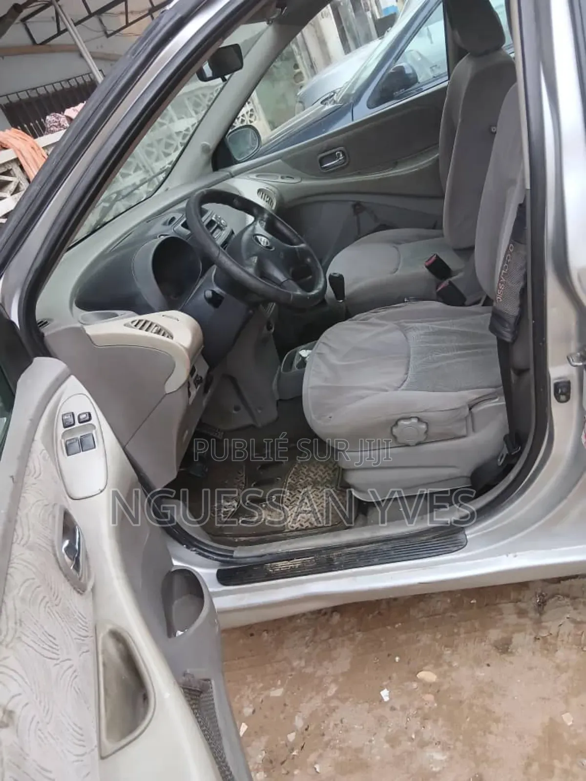 Nissan Almera Tino 2002 Gris