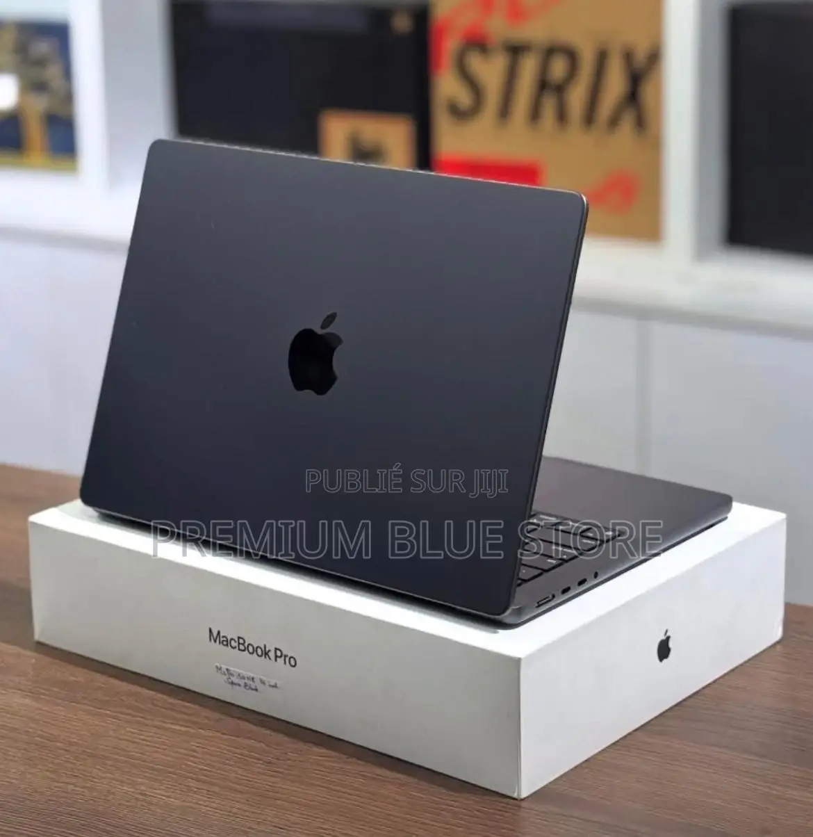 Nouveau Apple MacBook Pro 2024 M3 14-inch 8GB Apple M3 Pro SSD 512GB