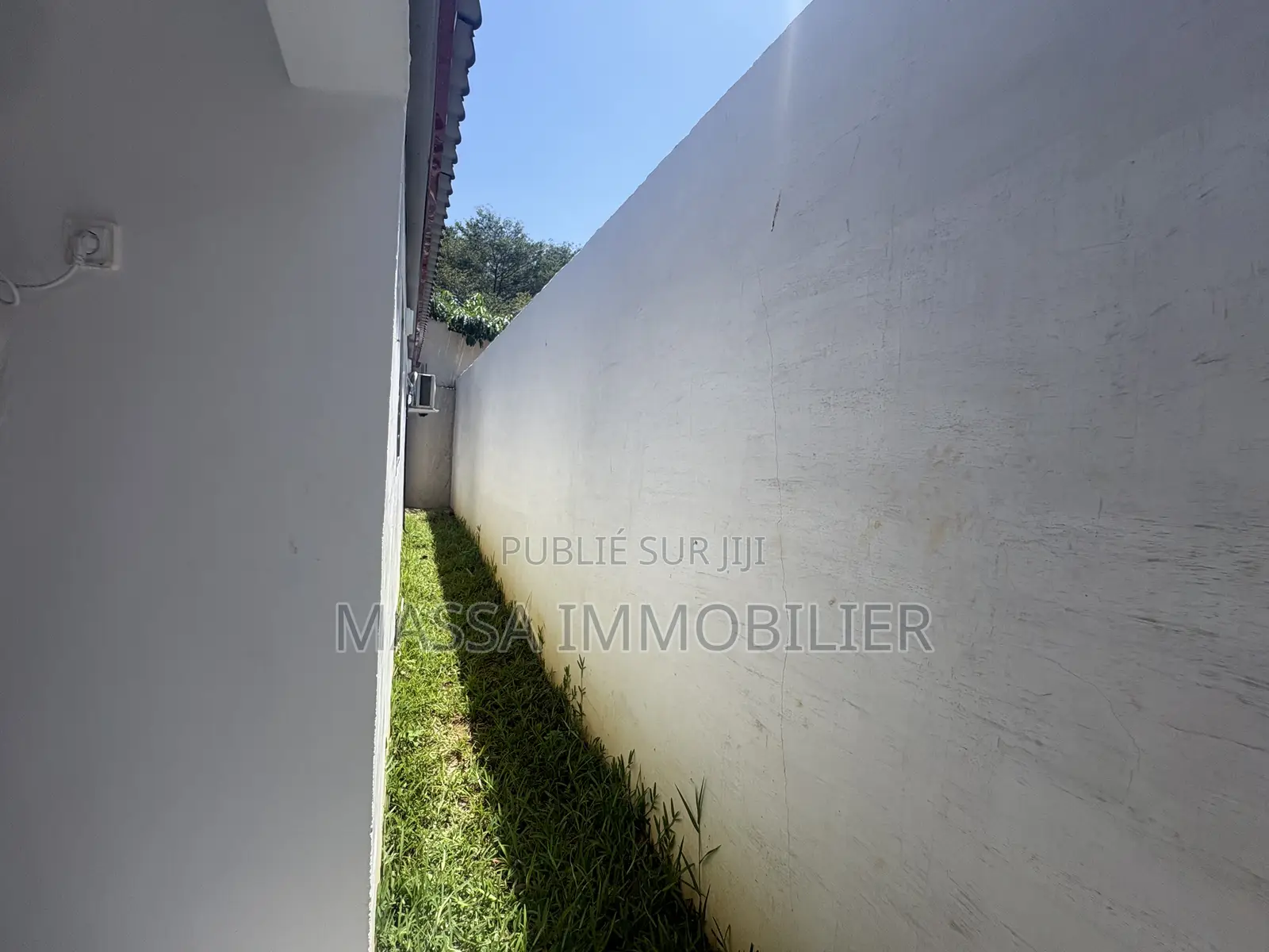 2chbre Villa dans Massa Immobilier, Cocody à Louer