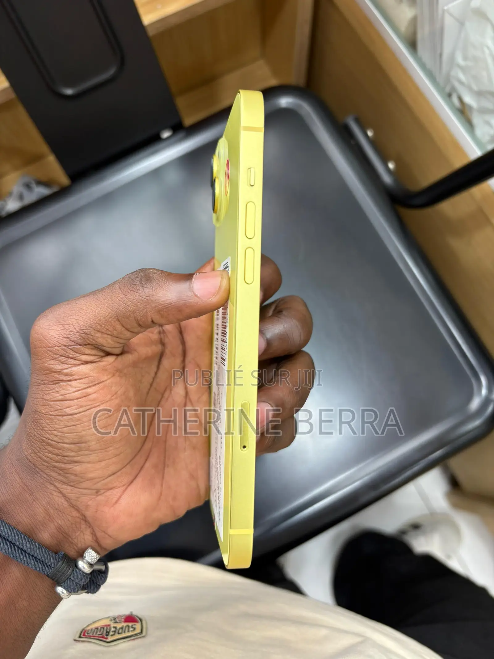Nouveau Apple iPhone 14 Plus 128 GB Jaune