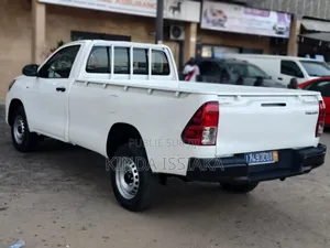Toyota Hilux 2019 Blanc cassé