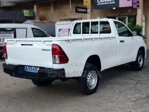 Toyota Hilux 2019 Blanc cassé