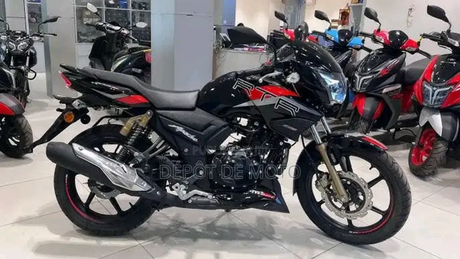 Nouveau TVS Apache 180 RTR 2025 Noir