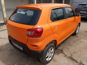 Nouveau Suzuki S-Presso 2024 Orange