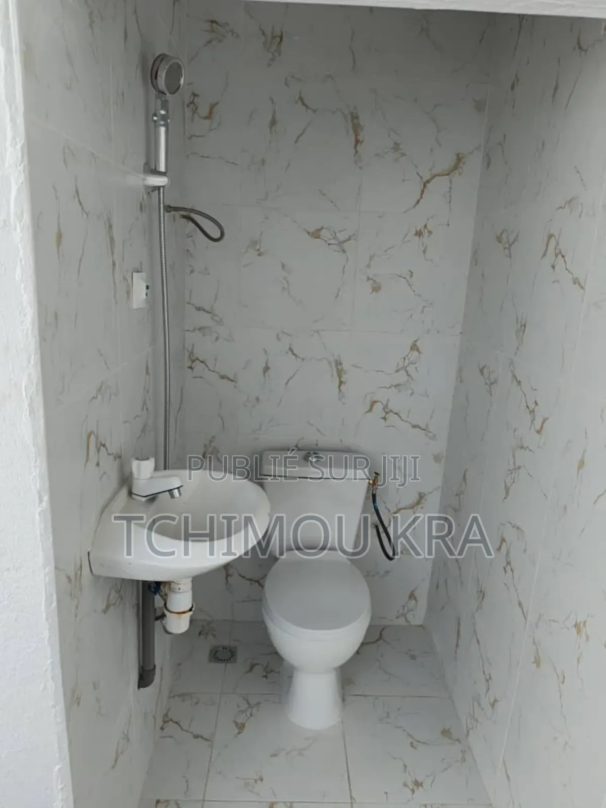 1chbre Maison de ville/terrasse dans Kimou Patrice, Bingerville