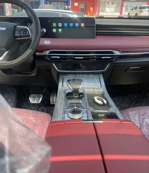 Nouveau Jetour X70 Plus 2025 Blanc cassé