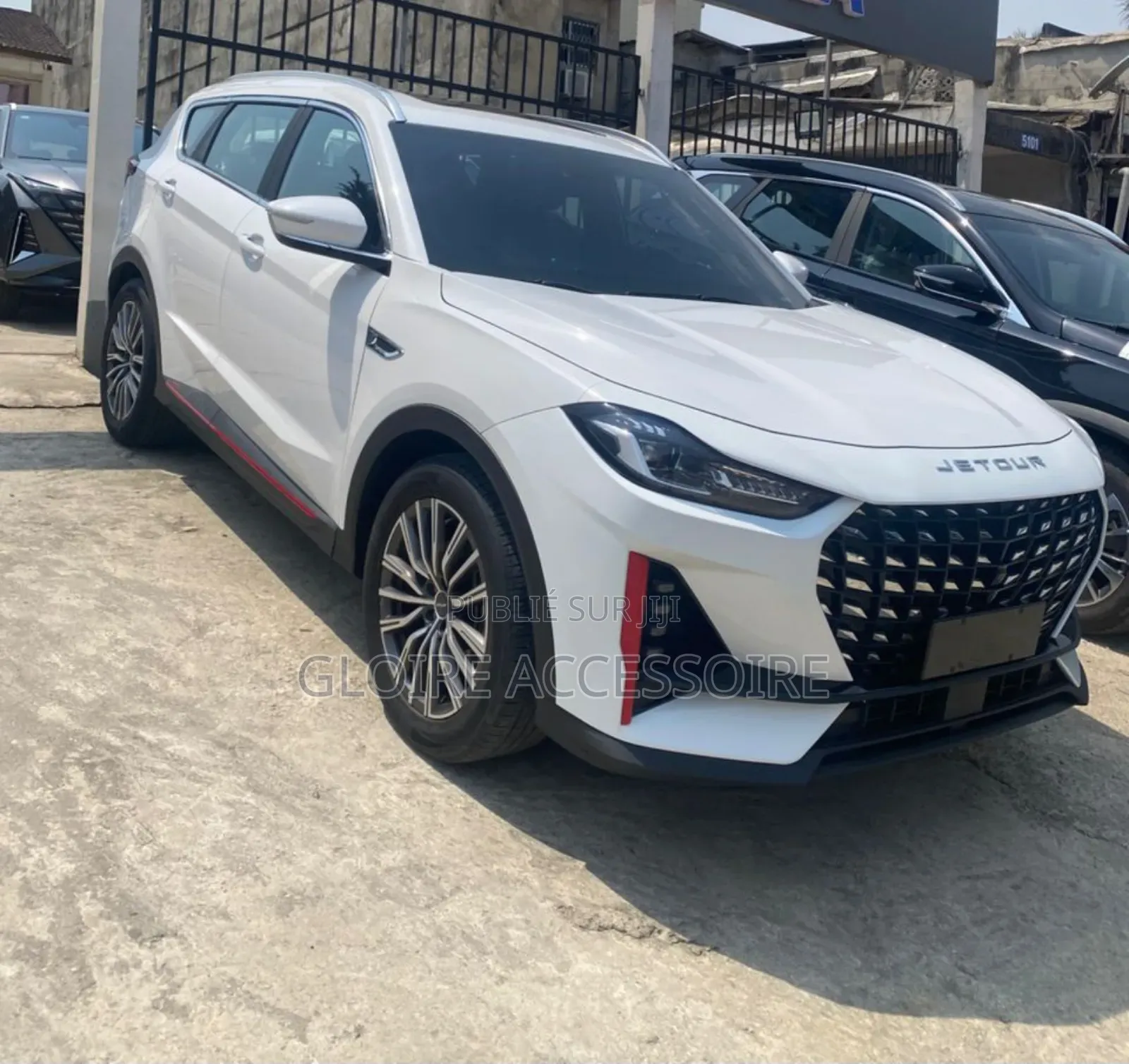 Nouveau Jetour X70 Plus 2025 Blanc cassé