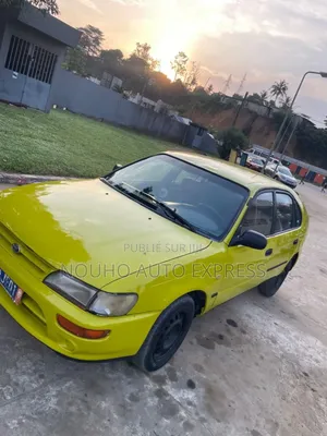 Toyota Corolla 2002 Jaune
