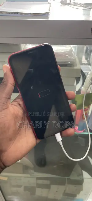 Apple iPhone 11 64 GB Rouge