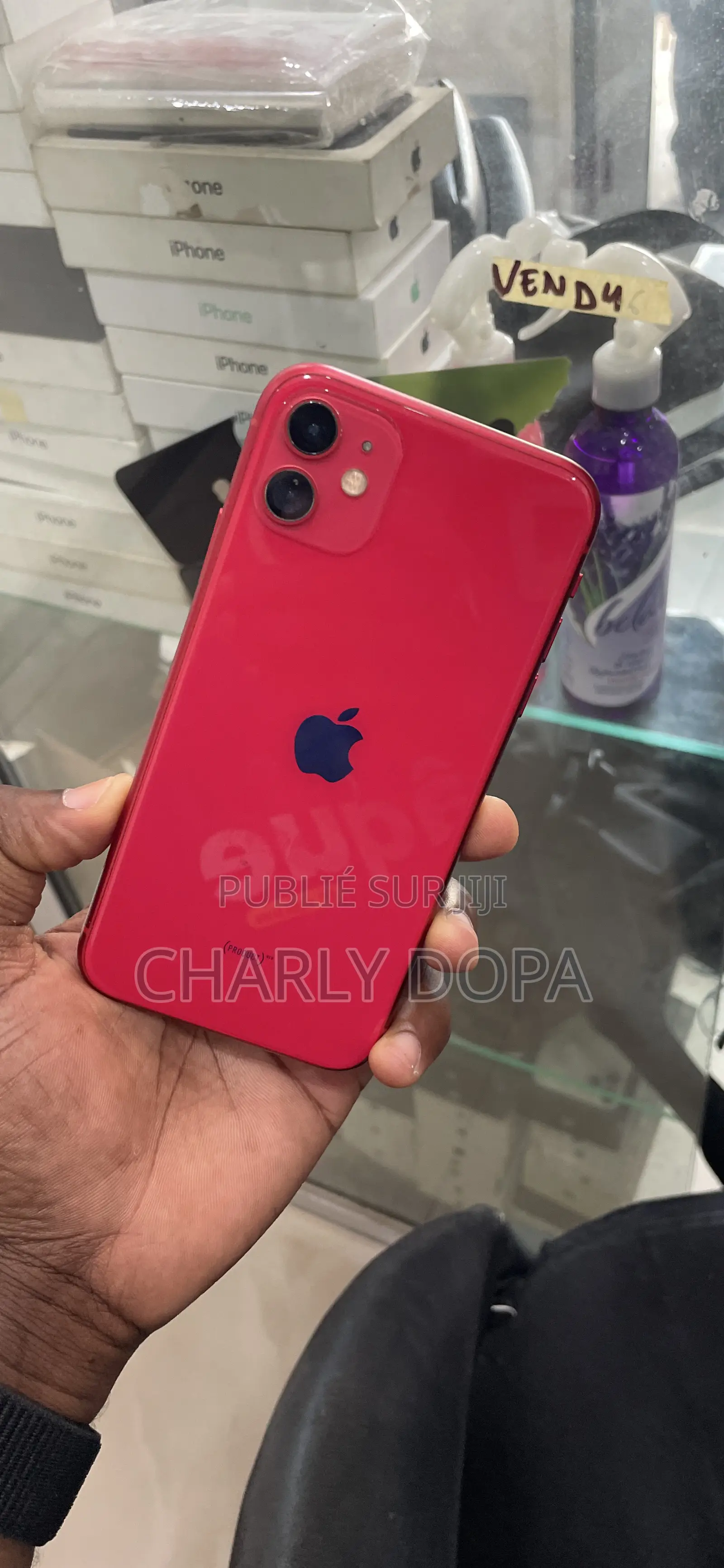 Apple iPhone 11 64 GB Rouge